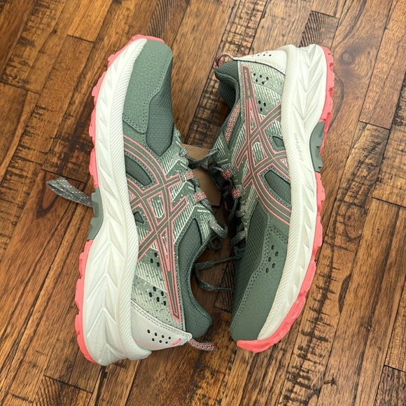 ASICS GEL Venture 9 Running Shoe Sneakers green. New with tags - Picture 12 of 16